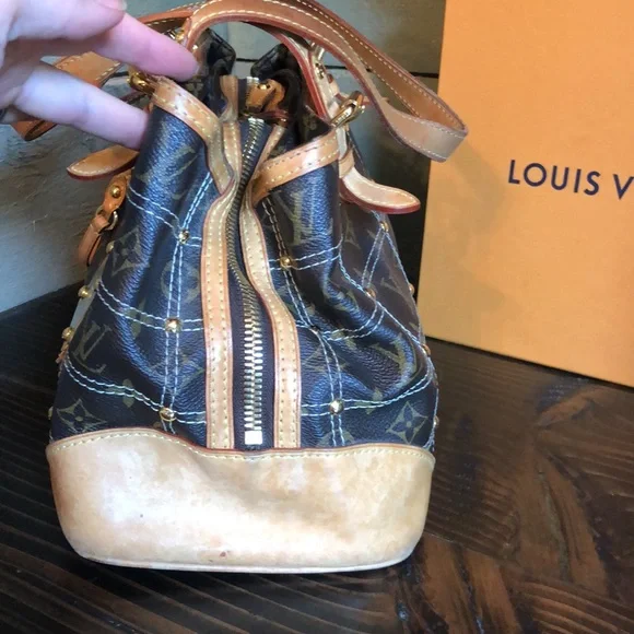 LV Limited Edition Riveting Monogram Bag - Picture 7 of 17